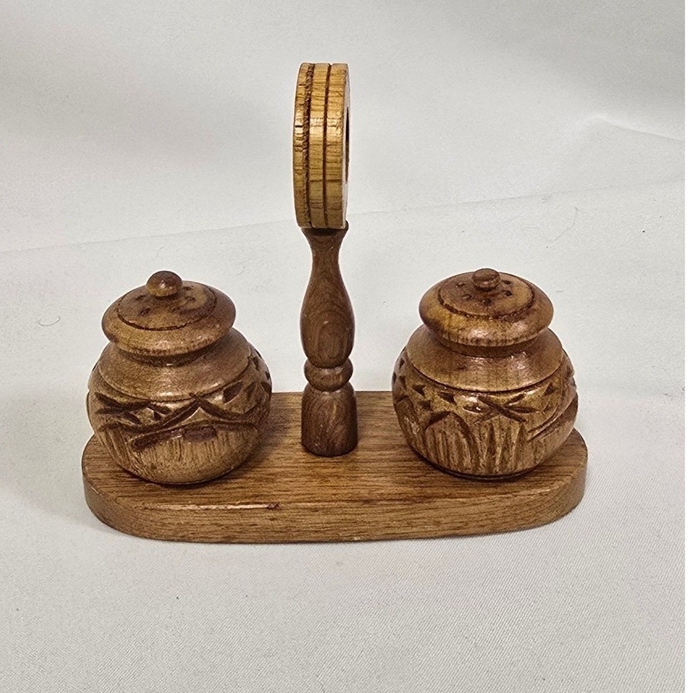 Vtg hand‎ carved wood tiki huts salt pepper shakers "Polynesian Pop" décor